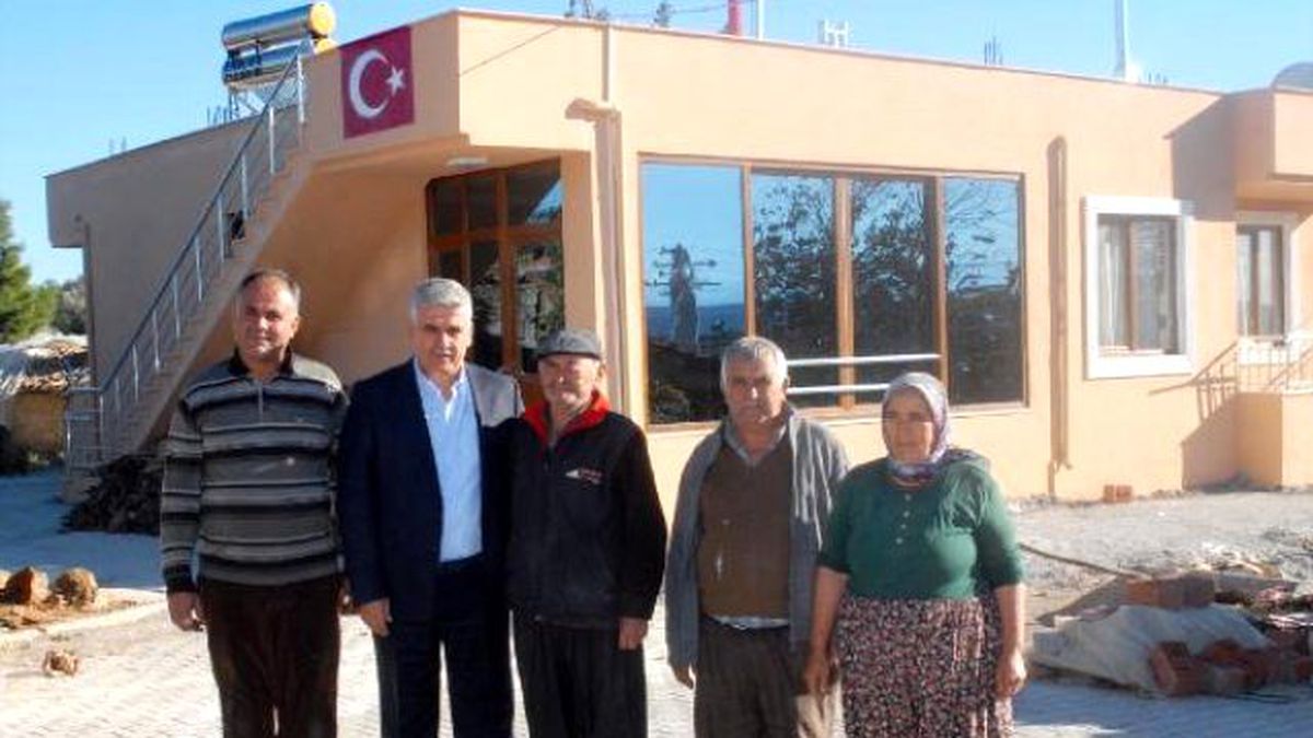 Şehit Akkabak\'ın Dedesine Belediyeden Ev: Öldüğünden Bu Yana Mezarında 5 Defa Yattım