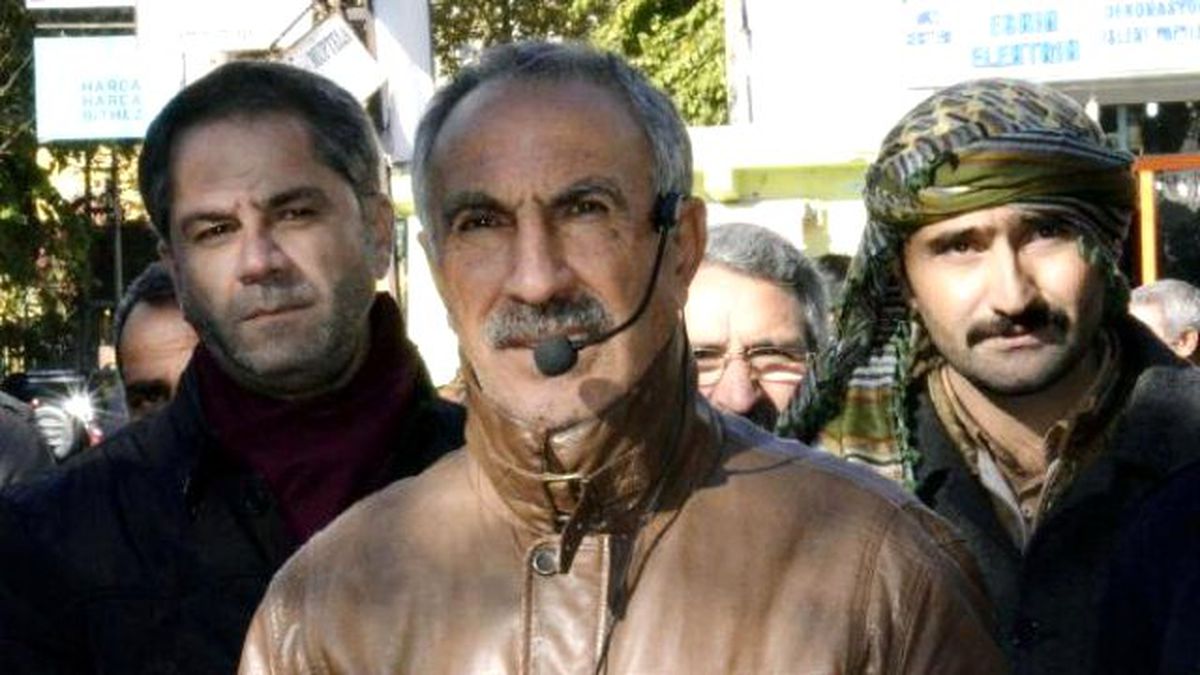 Siverek\'te Hdp\'lilerden Tahir Elçi Protestosu