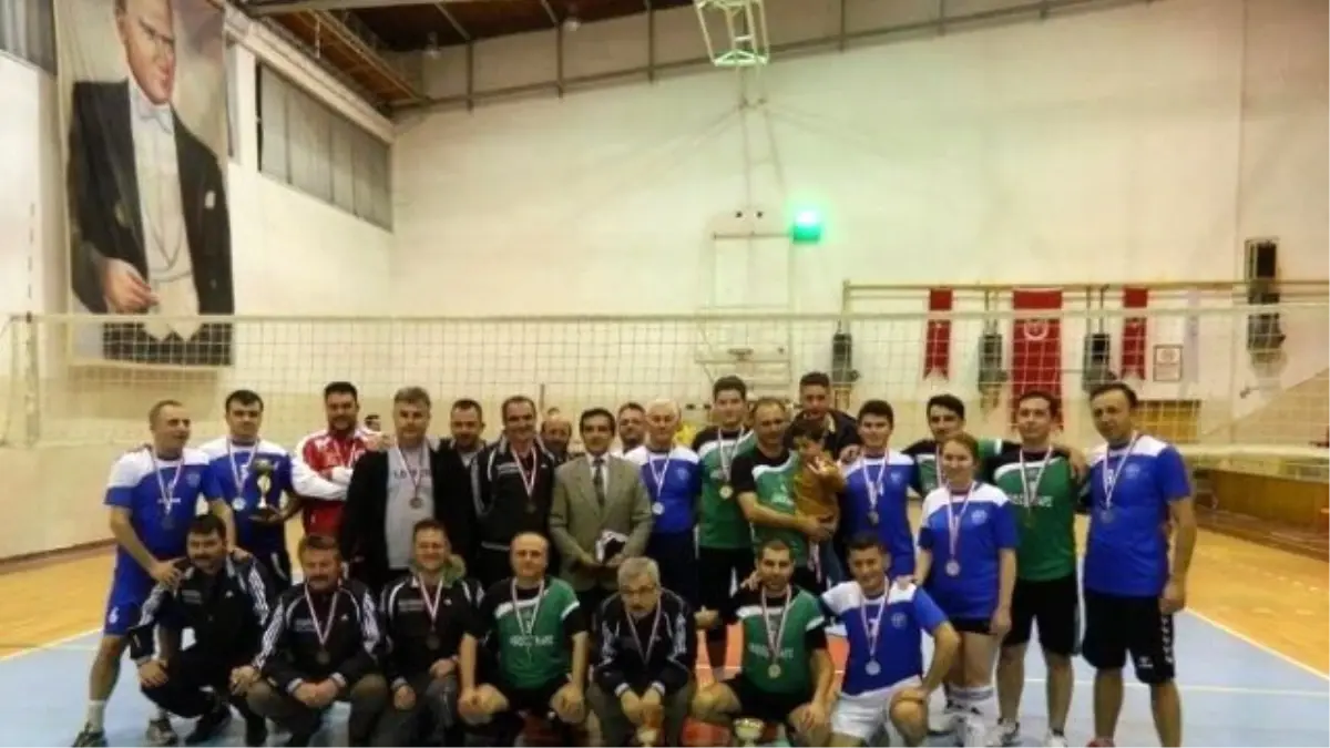 Voleybol Turnuvasının Şampiyonu Adliye