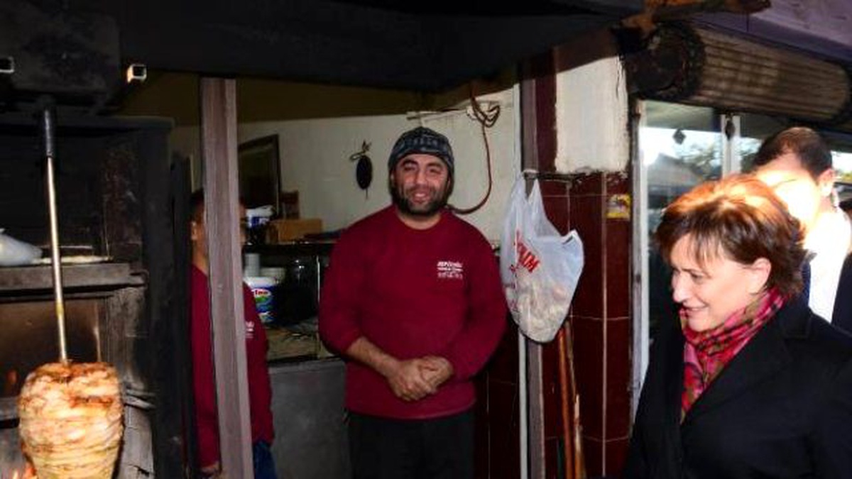 Bakan Sarı, Memleketi Adana\'da Mehteran Takımı ile Karşıladı (4)