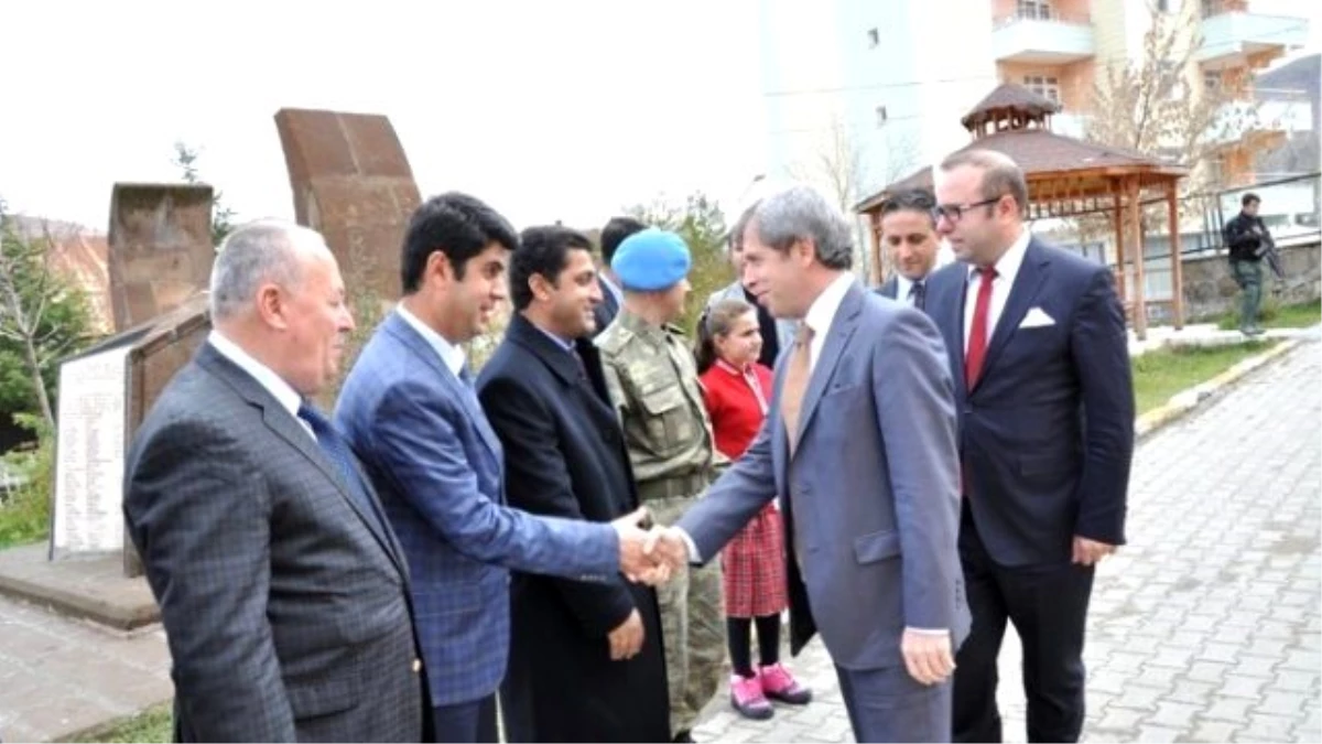 Bitlis Valisi Mutki İlçesini Ziyaret Etti