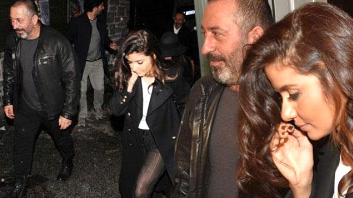 Cem Yılmaz, Esmer Güzelden Vazgeçmiyor