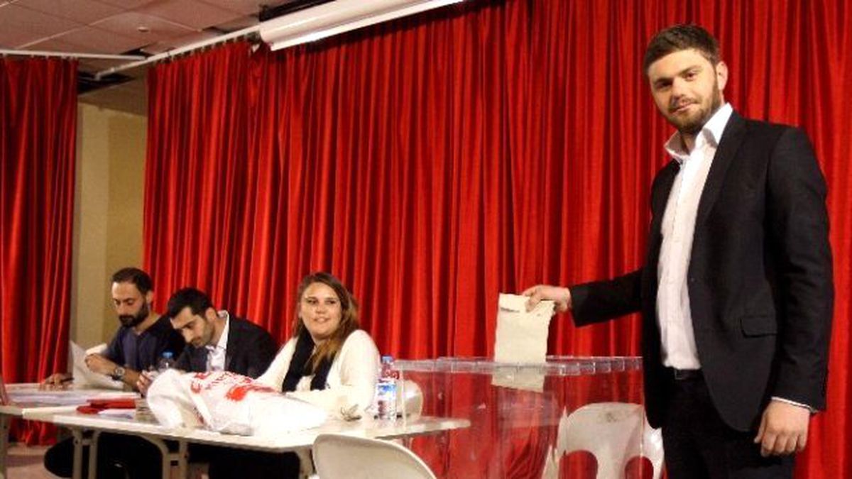 Çeşme CHP\'de Gençlik Yarışını Enis Tepekule Kazandı
