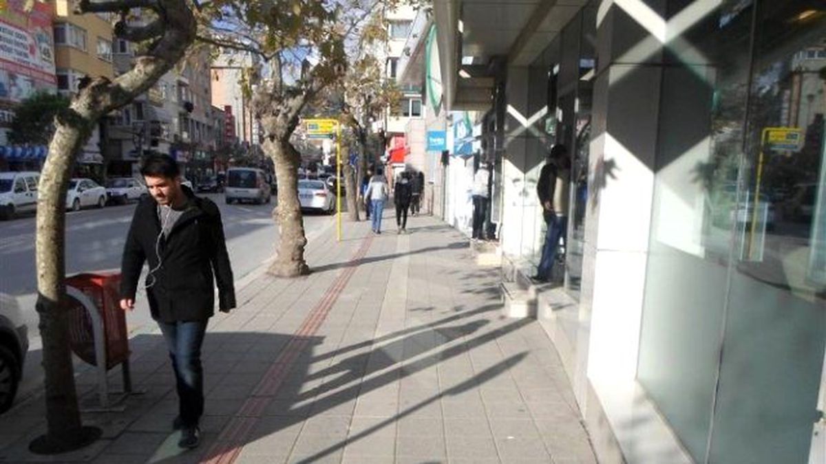 Engelli Yolunu İşgal Edenlere Ceza Yağdı