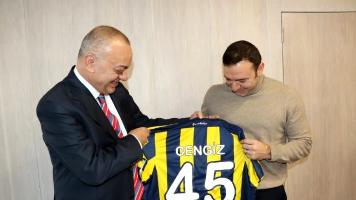 Fenerbahçeli Yöneticiden Başkan Ergün\'e Ziyaret