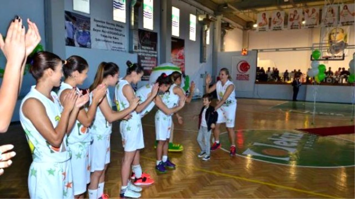 Foça Basketbollu Gülizar: "Çocuk da Yaparım Kariyer De"