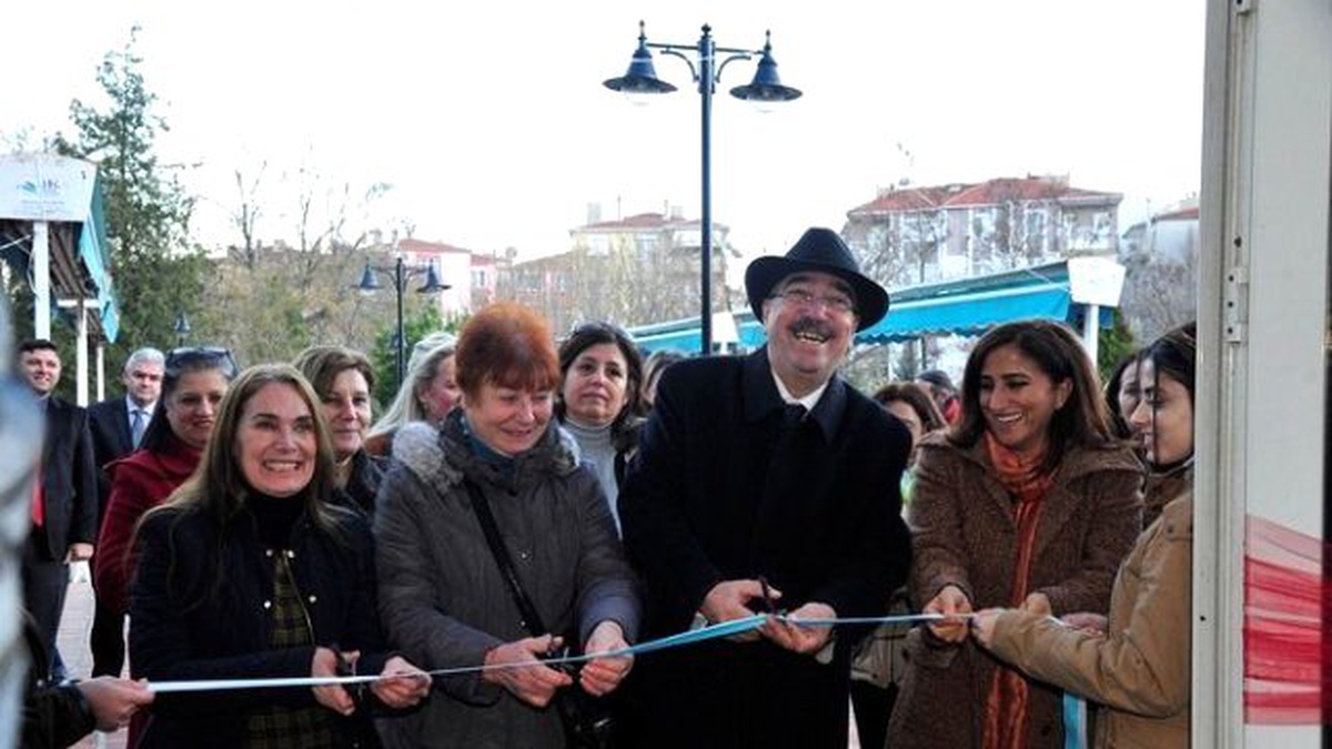 Haydi Kadınlar Hayallerinizi Resmedin\'