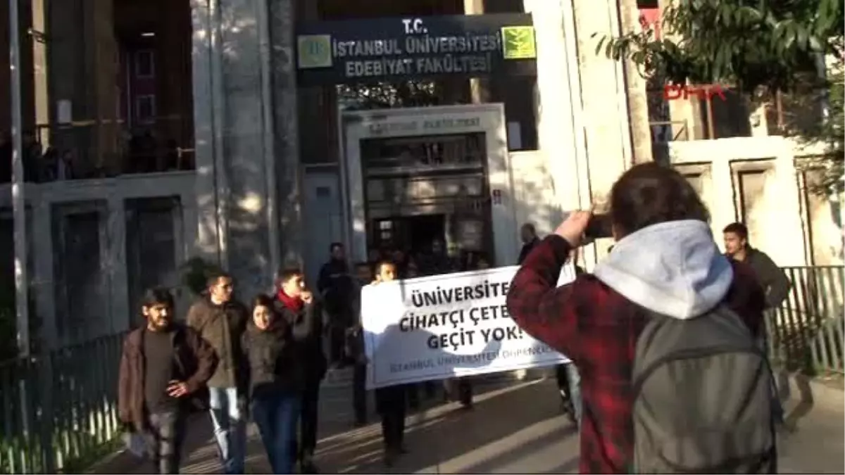 İstanbul Üniversitesi\'nde Gözaltı Protestosu Sırasında Olaylar Çıktı