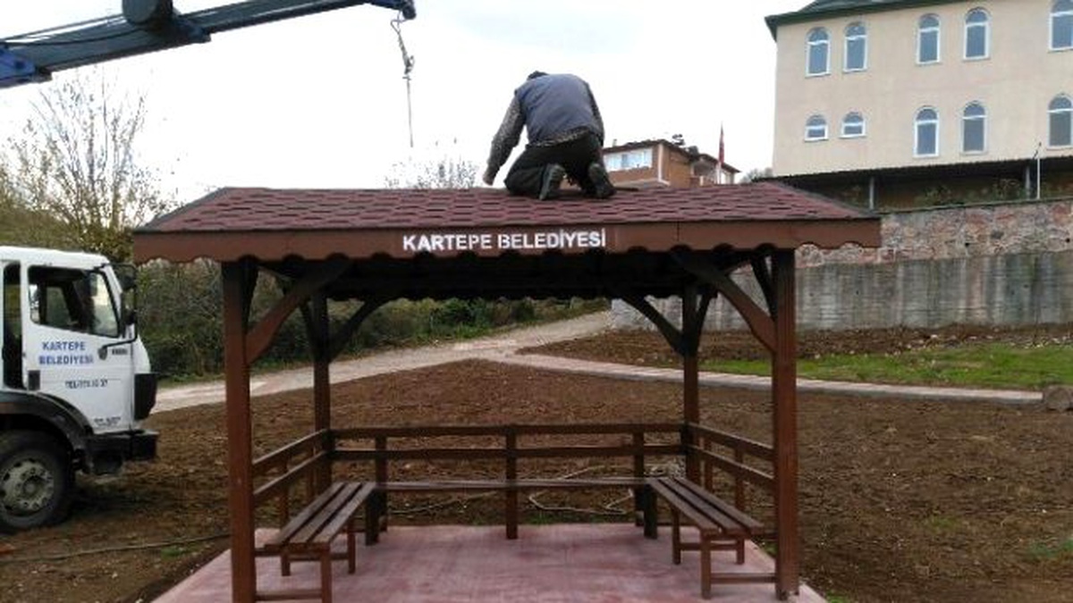Kamu Kurumlarına Kamelyalar Kartepe Belediyesi\'nden