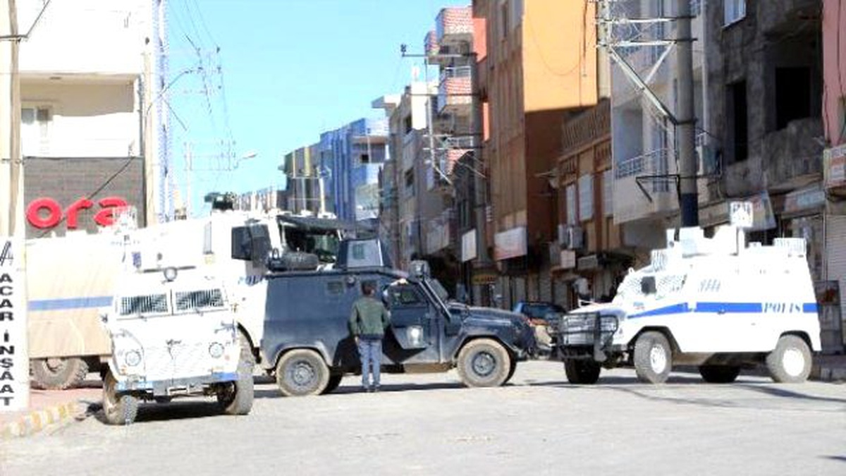 Nusaybin\'de Yasak Kalktı Çatışmaların İzleri Ortaya Çıktı