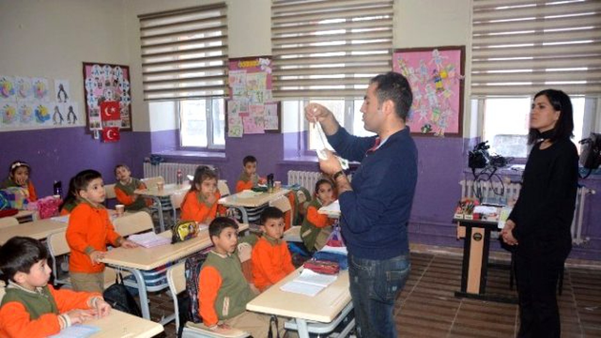 Ormancılar Öğrencilere Geri Dönüşüm Semineri Verdi
