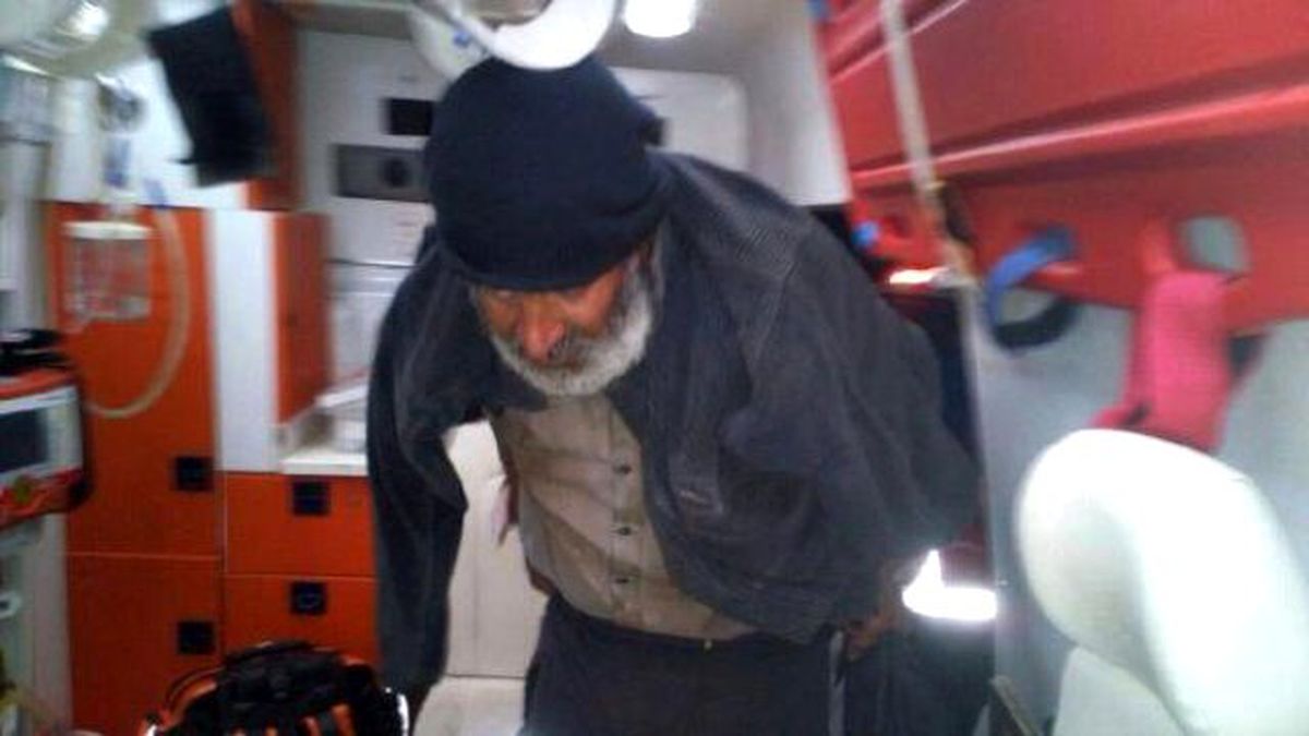 Ormanda Kaybolan Yaşlıyı, Donmak Üzereyken Jandarma Kurtardı