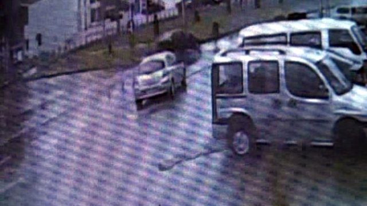 Otomobilin Kadına Çarpma Anı Kameralara Yansıdı