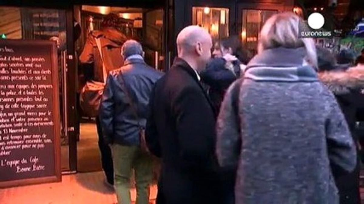 Paris\'te Saldırıya Uğrayan La Bonne Biere Kafesi Yeniden Açıldı