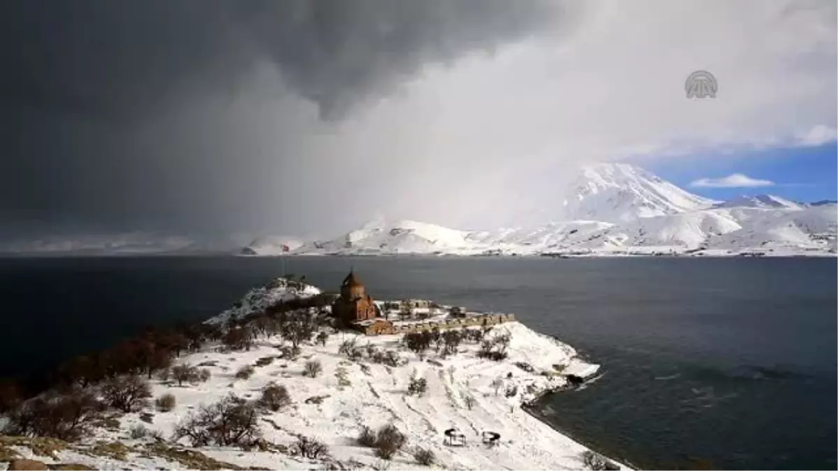 Akdamar Adasında Kış Güzelliği