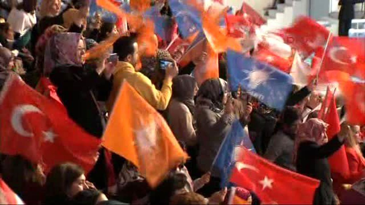 Davutoğlu: Sayımız Yetmemiş Olsa da Milletle Danışarak Anayasa\'yı Mutlaka Değiştireceğiz 1-