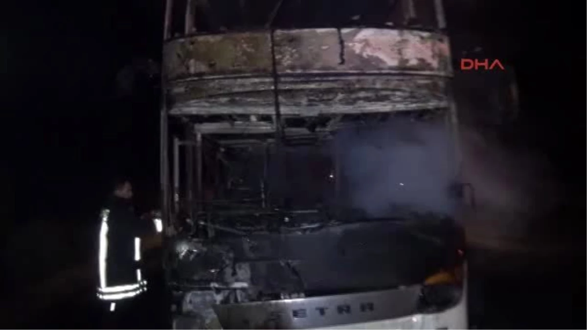 Edirne- Otobüs Tem Otoyolunda Seyir Halindeyken Alev Alıp Yandı