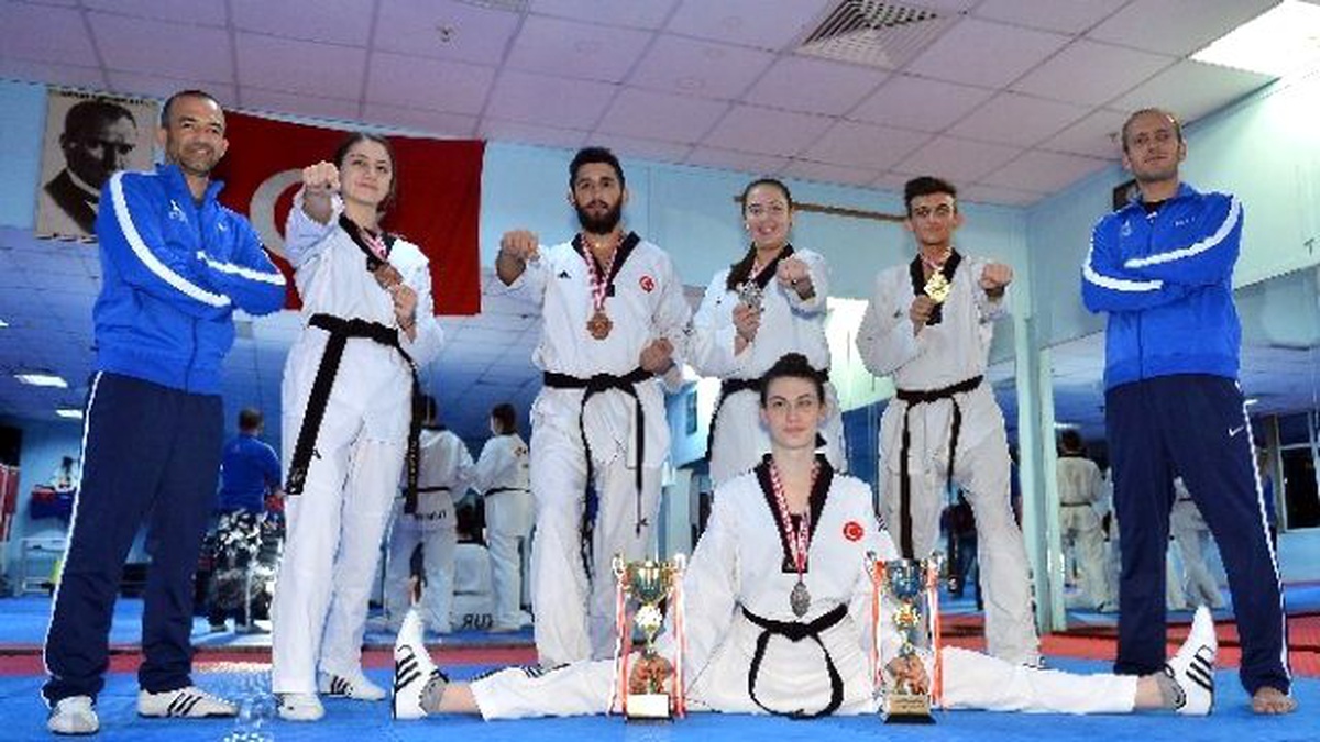 İzmir Büyükşehir Konya\'dan 5 Madalyayla Döndü