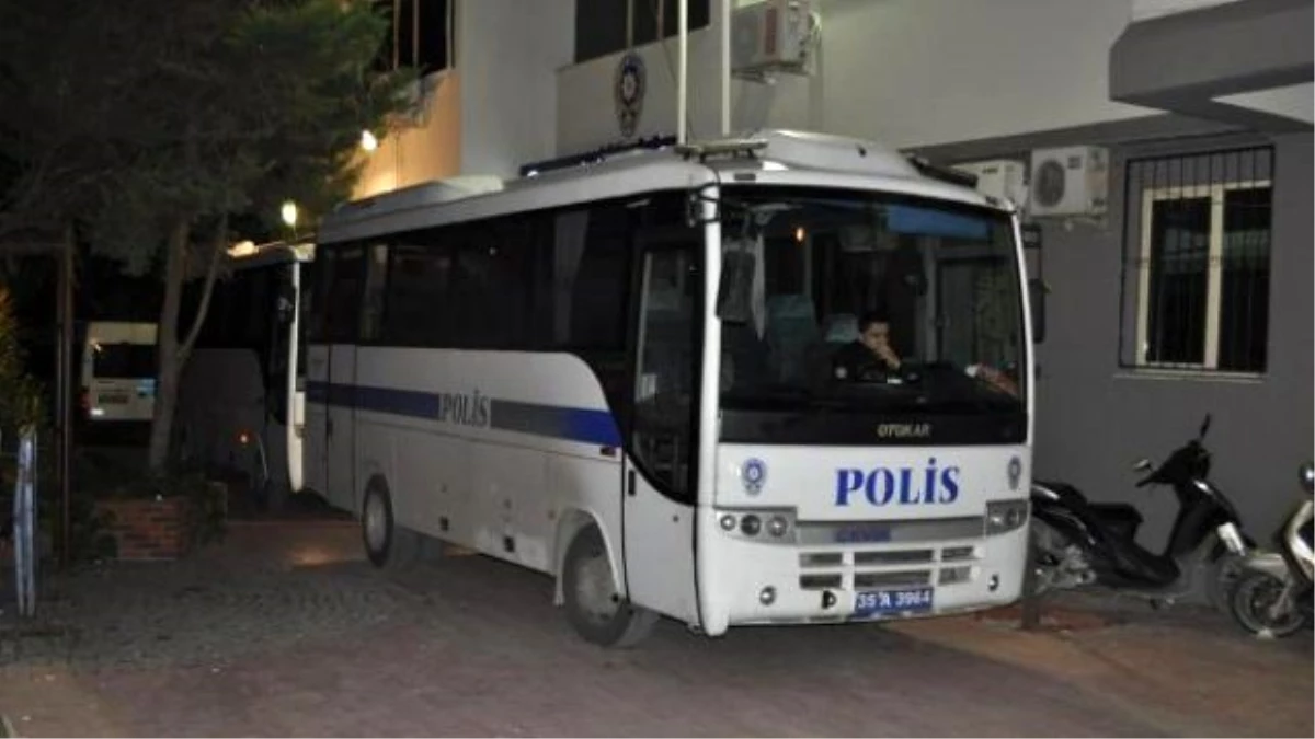 İzmir\'de \'Paralel Yapı\' Operasyonunda 15 Şüpheli Adliyeye Sevk Edildi