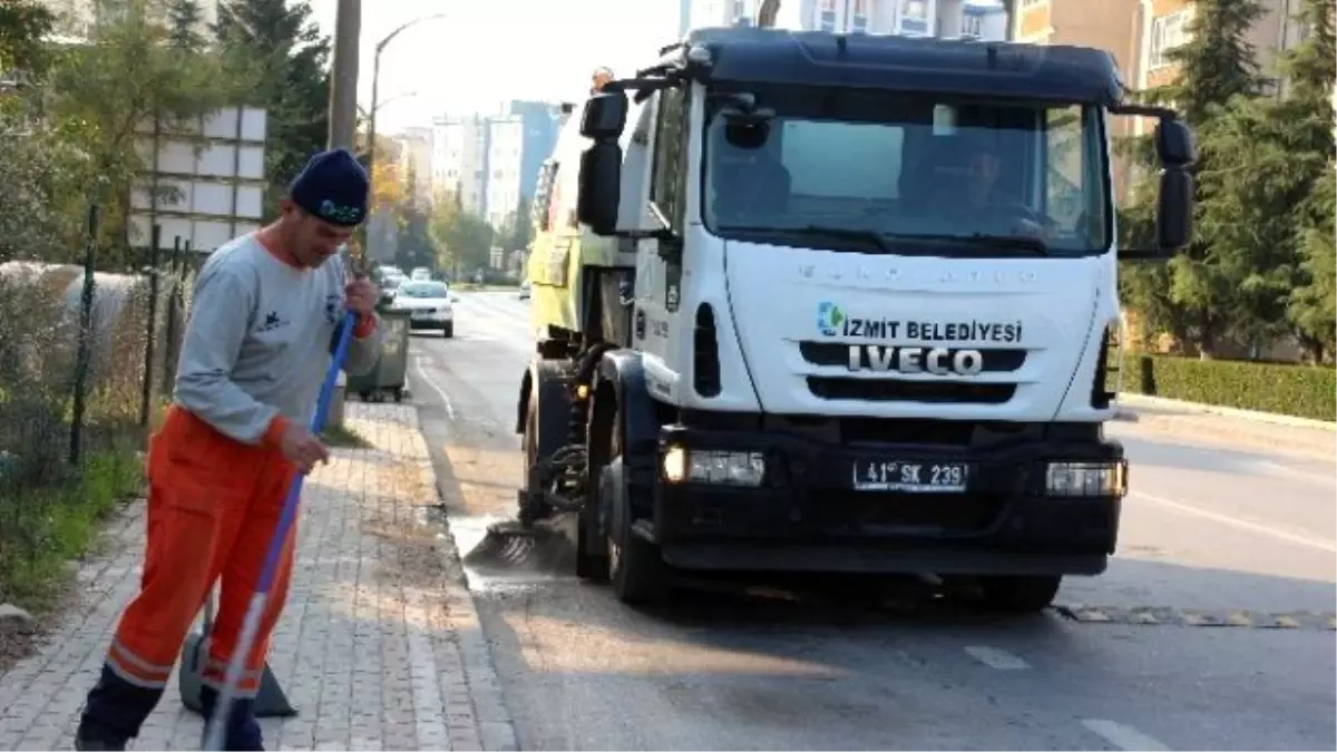 İzmit Sokakları 400 Temizlik Görevlisine Emanet