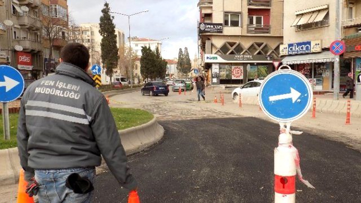 Kırklareli\'nde Yol Düzenleme ve Kanalizasyon Çalışmaları Sürüyor