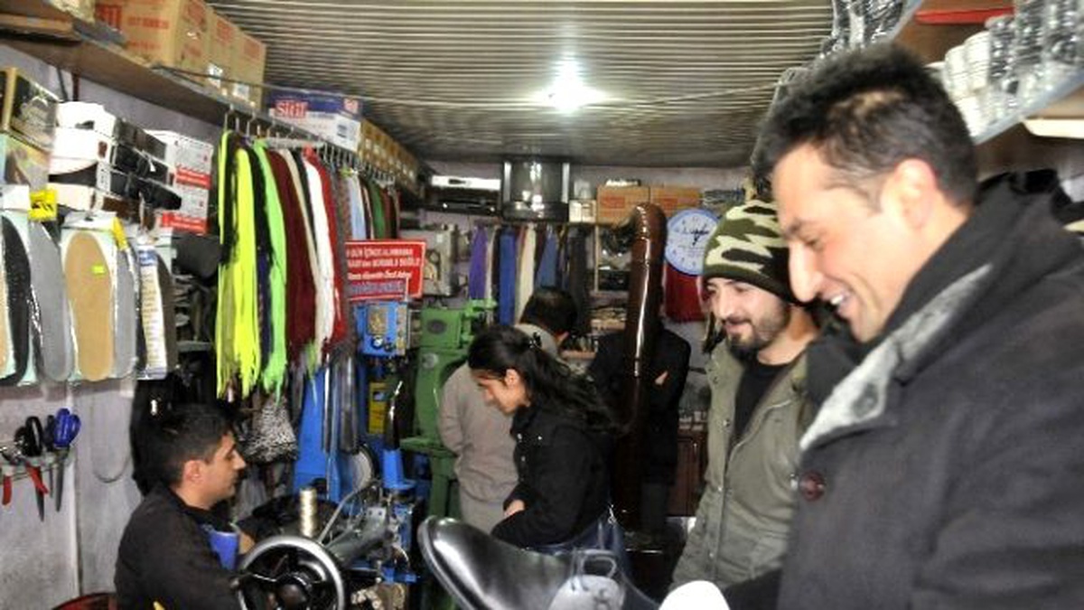 Kışın Gelişi Ayakkabı Tamircilerine Yaradı