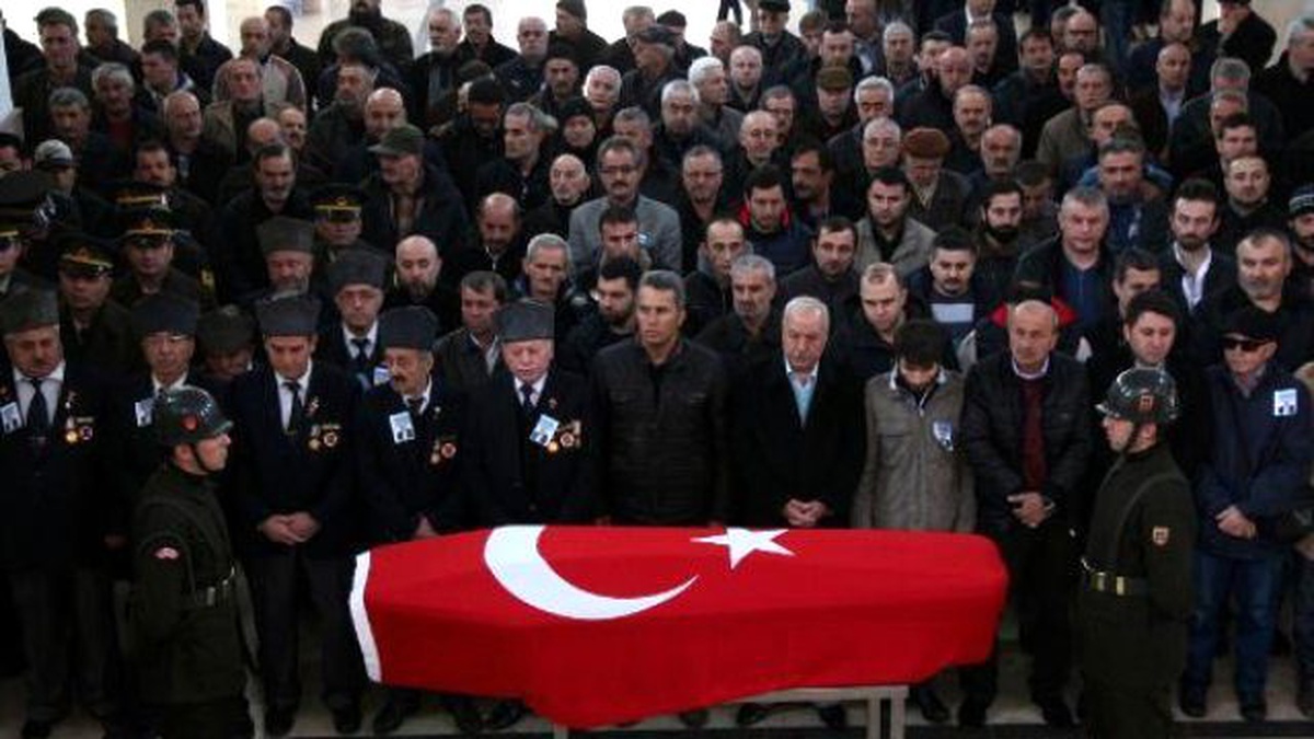Kömür Çıkartırken Kayanın Altında Kalan Kıbrıs Gazisi Toprağa Verildi
