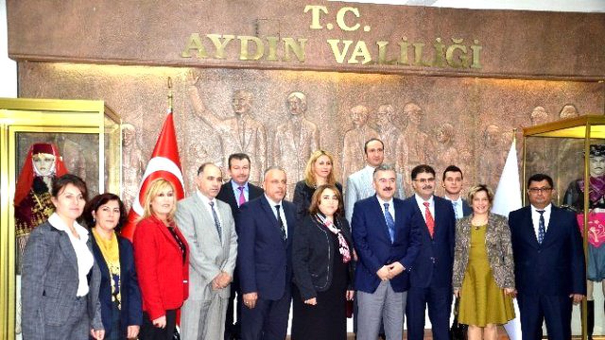 Öğretmenlerden Vali Ayyıldız\'a Anlamlı Ziyaret