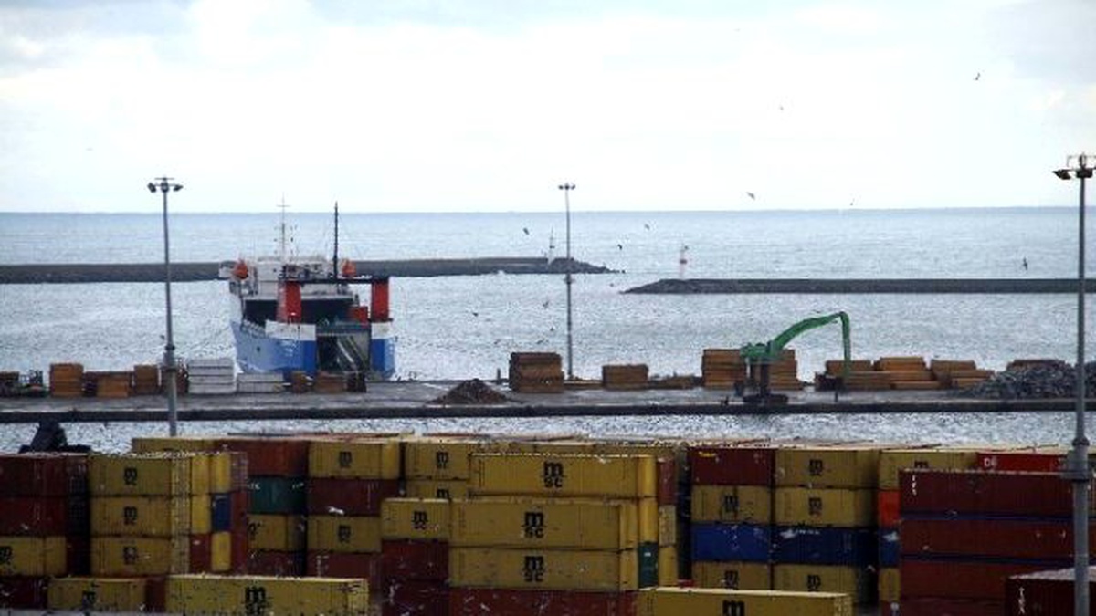 Samsun Limanı\'nda 4 Rus Gemisi Tutuklandı