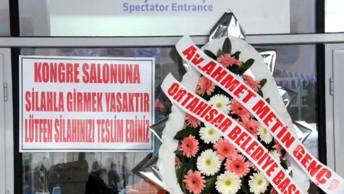 Trabzonspor Kongresinde Dikkat Çeken Yazı