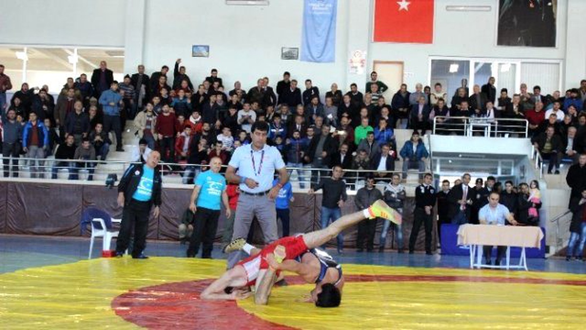 Erzurum Büyükşehir Belediyesi Güreş Takımı 5-4 Yenildi