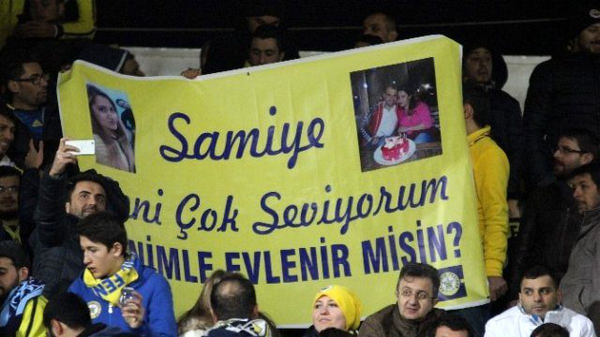 Fenerbahçe Taraftarından Maçta Evlilik Teklifi