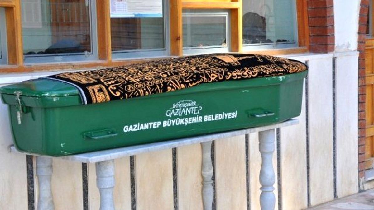 Kazada Yaralanan Kadın Hayatını Kaybetti