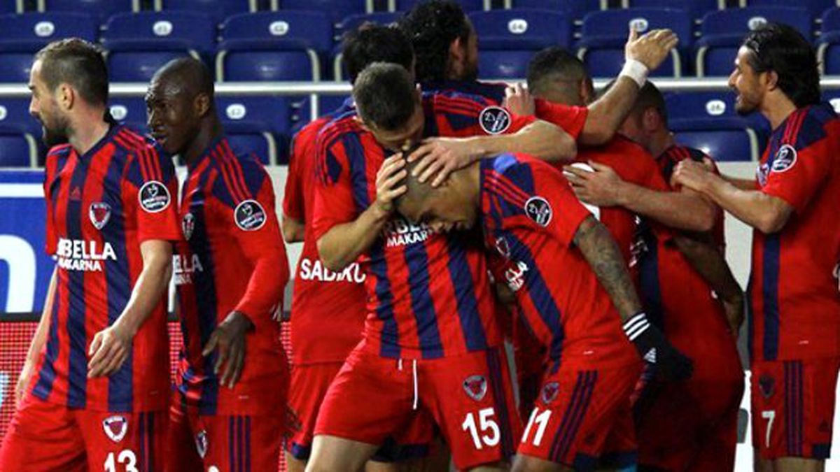 Mersin İdmanyurdu, Çaykur Rizespor'u 3-0 Yendi