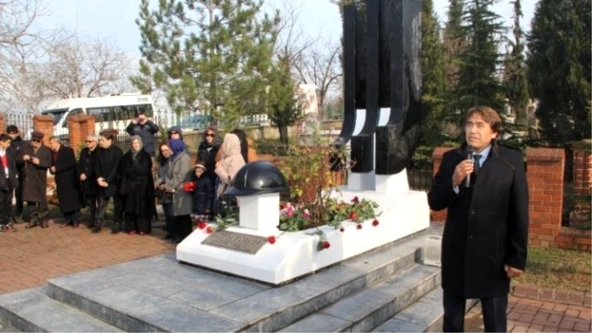 Metin Türker Mezarı Başında Anıldı