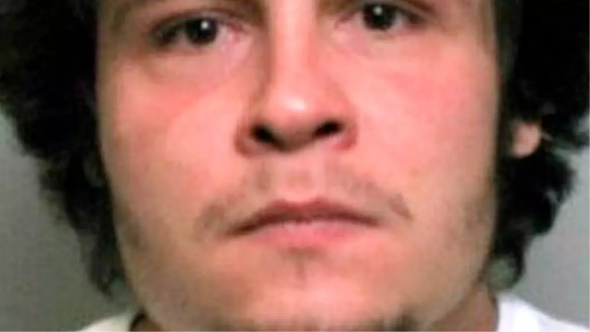 Vampir Adam, Arkadaşının Kolunu Kesip Kanını İçti