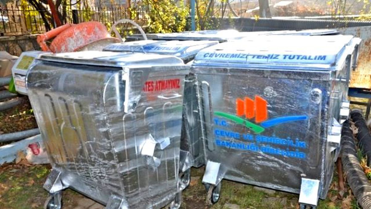 100 Adet Çöp Konteynırı Hibe Edildi