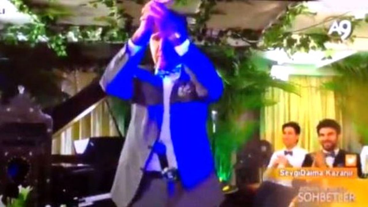 Adnan Oktar'ın Kanalını Açan Dondu Kaldı!