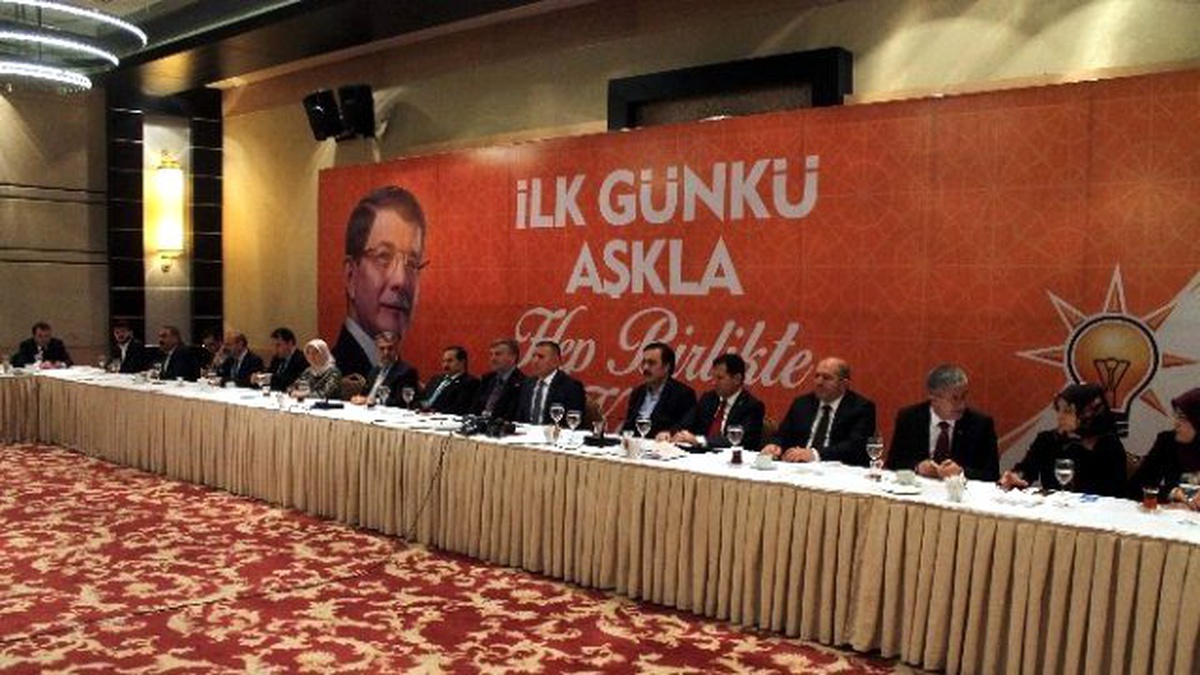 AK Parti Konya Teşkilatı ve Milletvekilleri Basınla Bir Araya Geldi