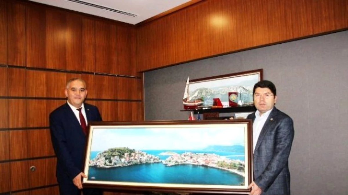 Amasra İlçe Başkanı Karabacak Milletvekili Tunç\'u Ziyaret Etti