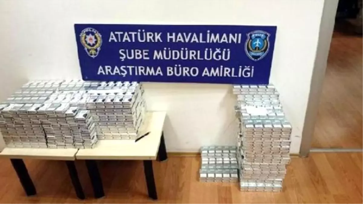 Atatürk Havalimanı\'nda 3 Bin Paket Kaçak Sigara