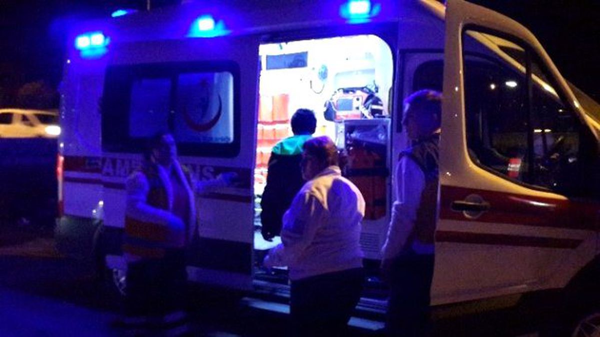 Genç, Bali Çeken Arkadaşını Hastahanelik Etti