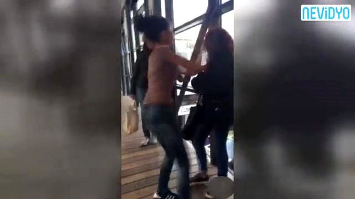 Böyle Kız Kavgası Görülmedi!