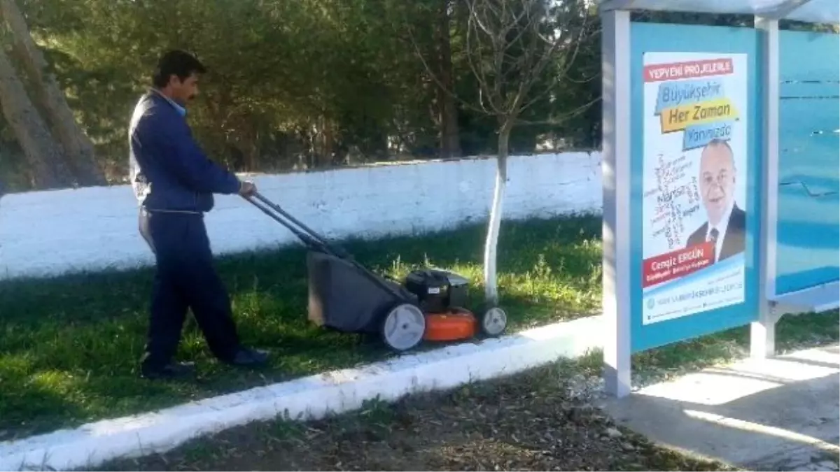 Büyükşehir Mezarlıkları Bakıma Aldı