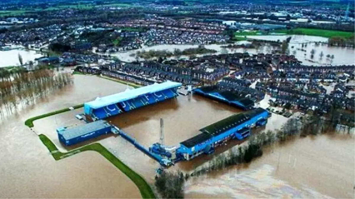 Carlisle United\'ın Stadı Sular Altında Kaldı