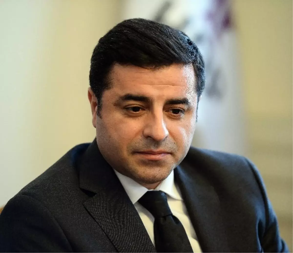 Demirtaş: "Türkiye Musul\'da Asker Bulundurarak Savaş Politikası Yürütüyor"