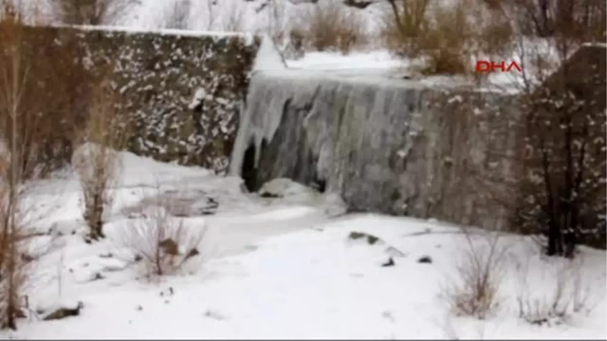 Erzurum Oltu Doğu\'da Sibirya Soğukları Göl ve Dereleri Dondu