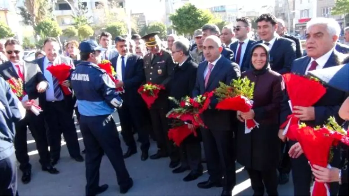 Kilis\'in Düşman İşgalinden Kurtuluşu Çiçeklerle Kutlandı