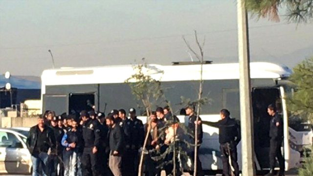 Kocaeli\'de Uyuşturucu Operasyonu: 49 Gözaltı