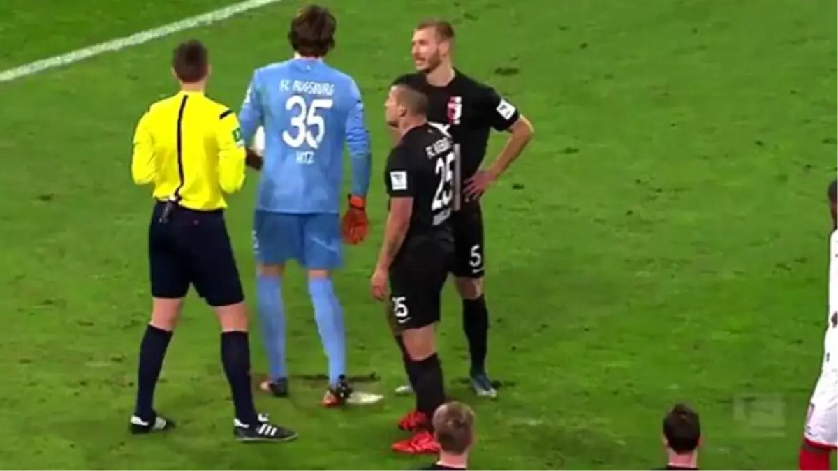 Kurnaz Kaleci! Penaltı Noktasını Kazdı, Rakibi Penaltıyı Kaçırdı